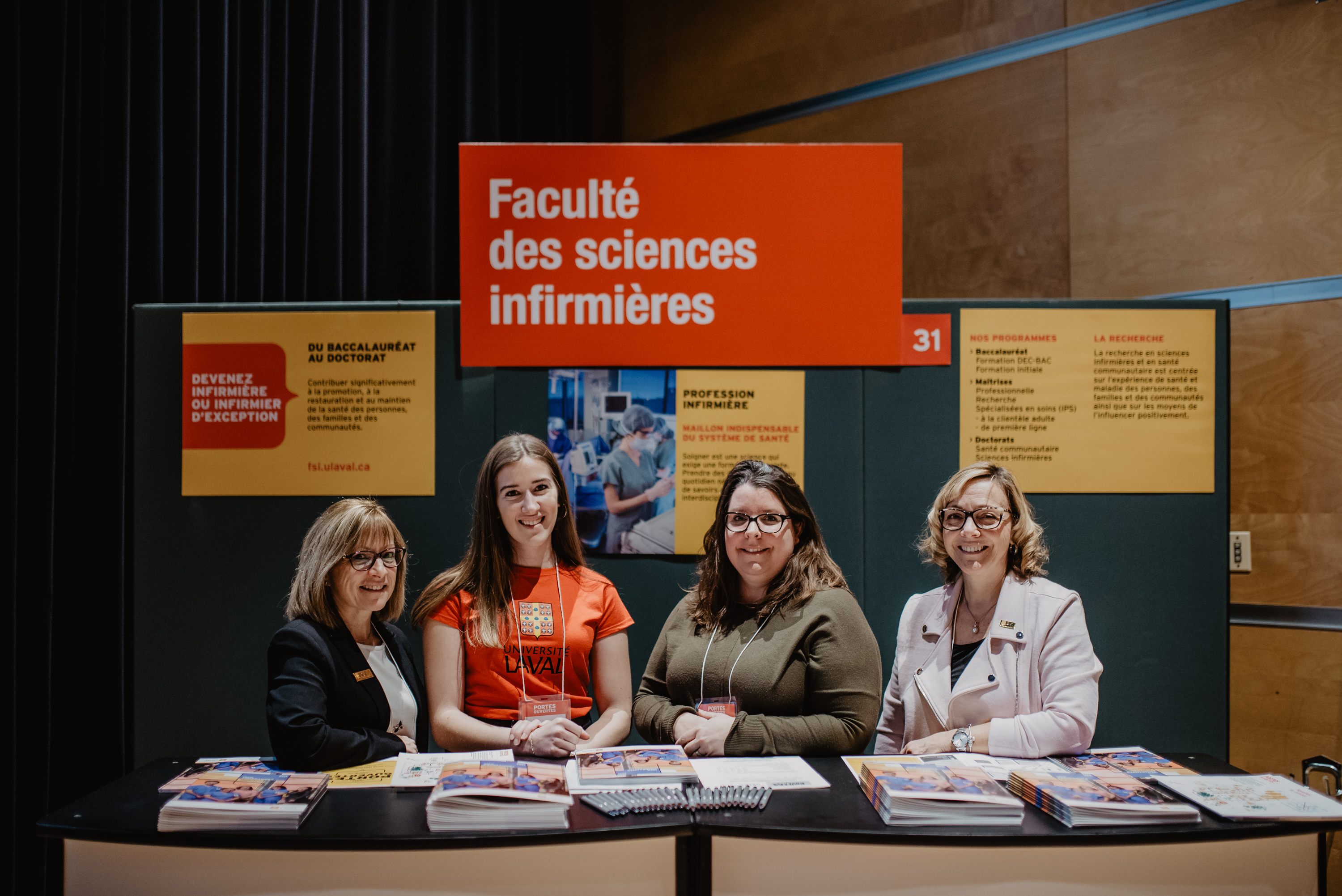 Étudiants aux Portes ouvertes