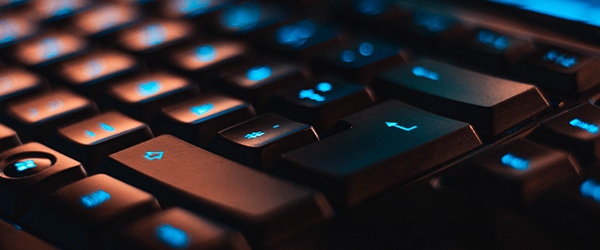 Clavier avec lumière bleue