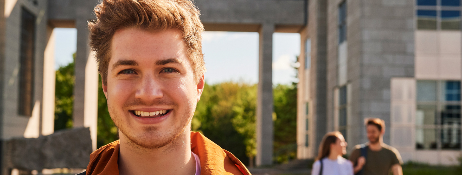 Étudiants à l'extérieur