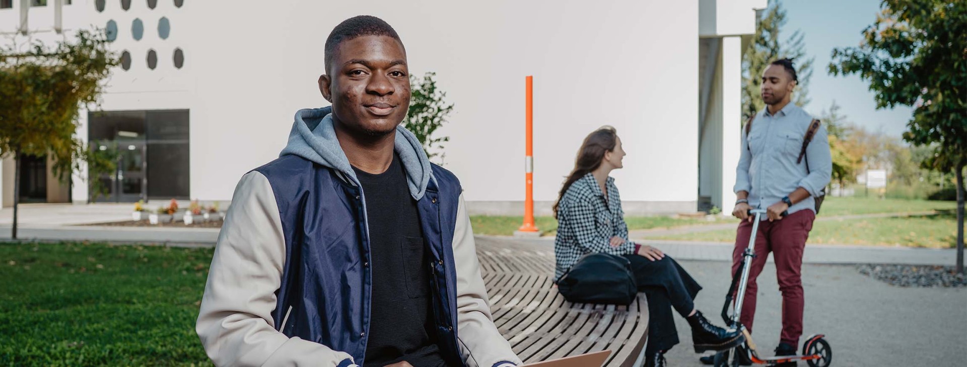 Étudiants sur le campus de l'Université Laval