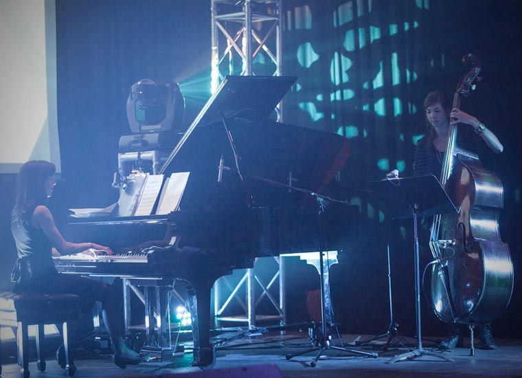 femme pianiste