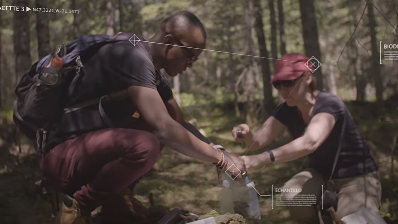 étudiant et étudiante en forêt