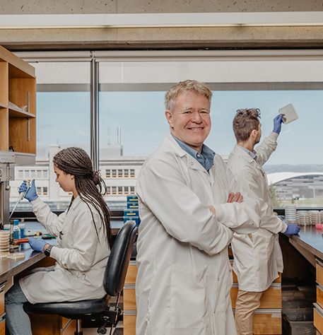 Professeur dans un laboratoire