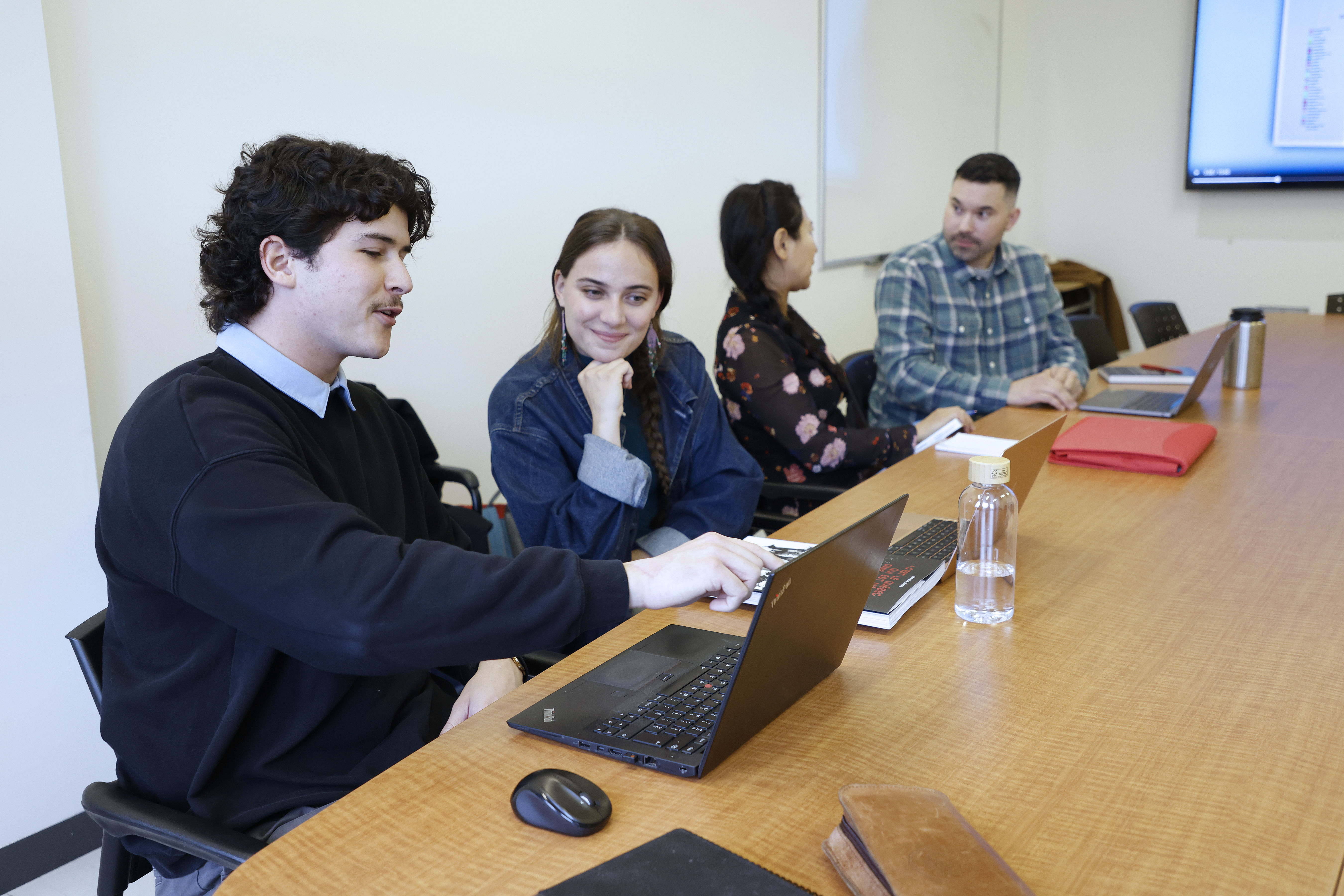 Étudiantes et étudiants en séance de travail collaboratif