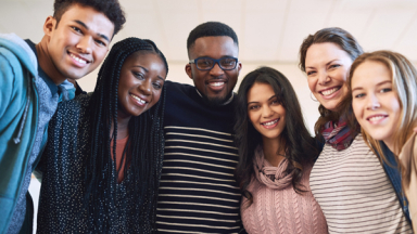 groupe d'étudiantes et d'étudiants