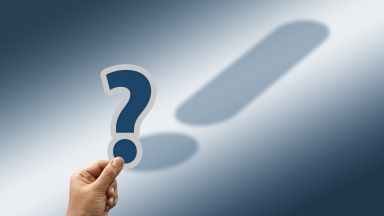 Image de Geralt, présentant un point d'interrogation.